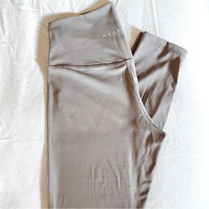 NVGTN Signature Leggings